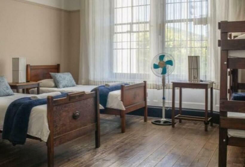 共用房间的床, The Lenox