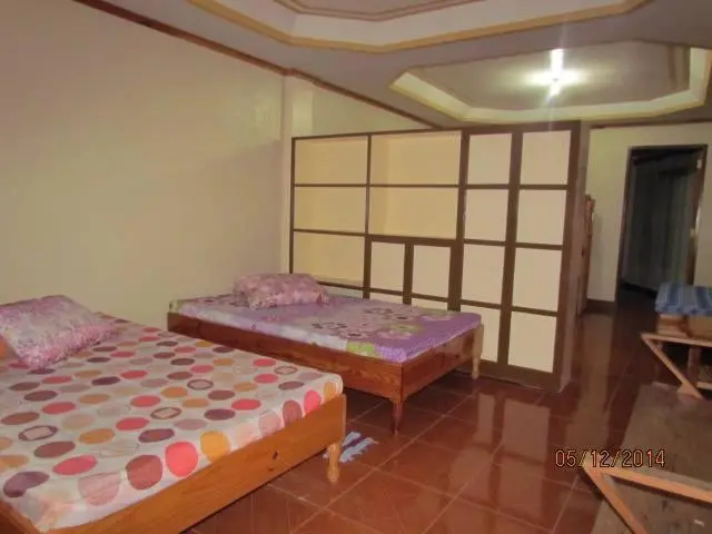 ルームシェアのワンベッド, Triple Js Inn Sagada