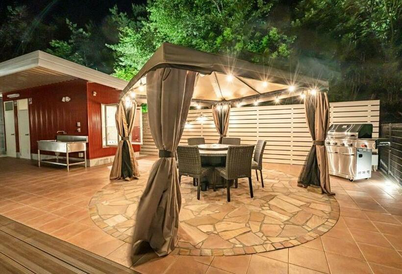 Standard Tent, Futureresort