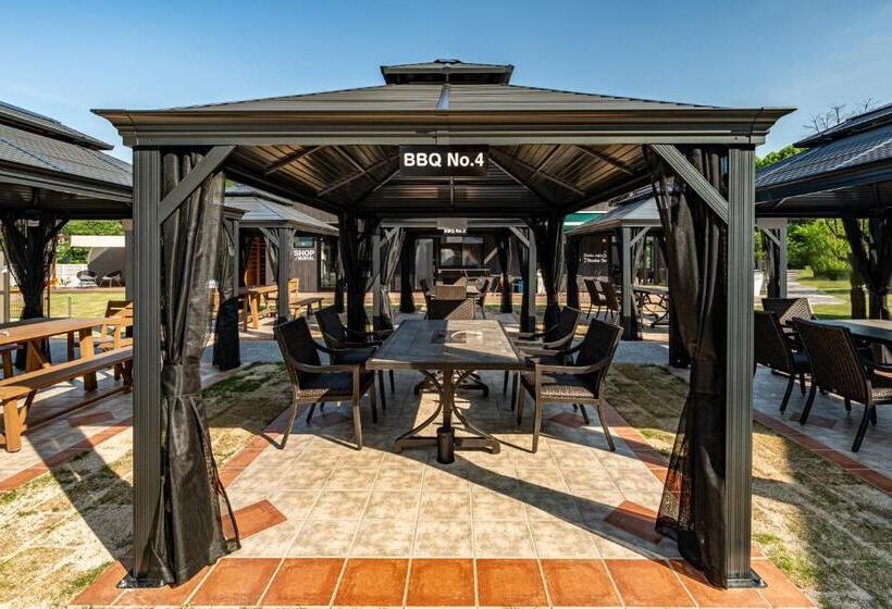 חדר אקונומי, Futureresort