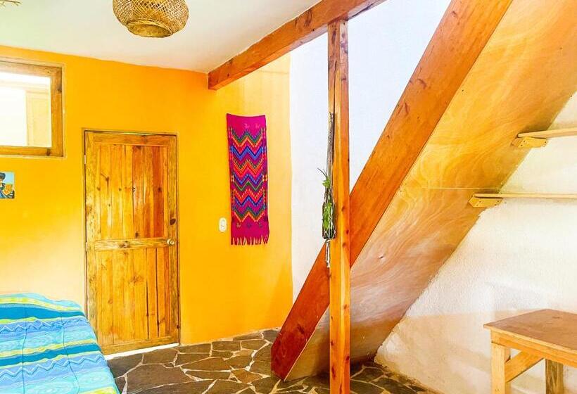 اتاق استاندارد سه نفره, Granja Tzikin