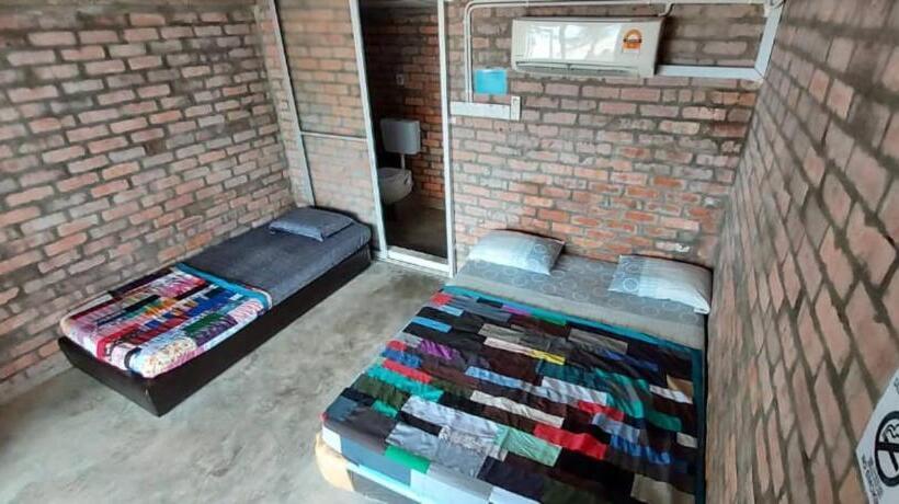 Номер Стандарт Трехместный, Oyo Home 90641 Naga Puri Beach Retreat
