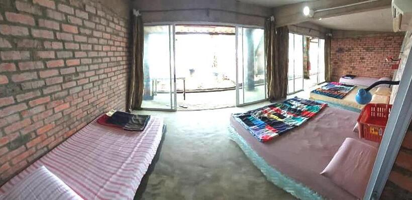 Семейный Номер, Oyo Home 90641 Naga Puri Beach Retreat