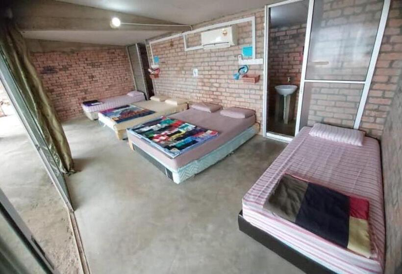 家庭间, Oyo Home 90641 Naga Puri Beach Retreat