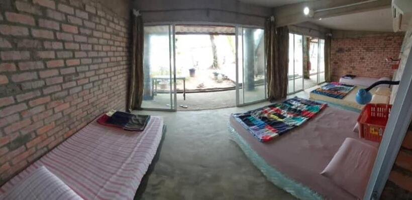 Семейный Номер, Oyo Home 90641 Naga Puri Beach Retreat