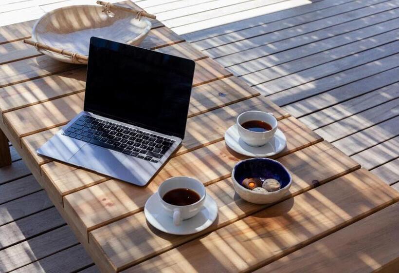 غرفة قياسية رباعية مزودة بشُرفة, Zaya çeşme Hotel & Beach