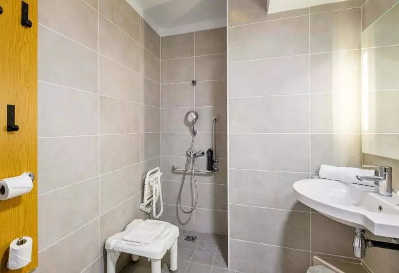Standard-invahuone, B&b Hotel Cannes La Bocca Plage
