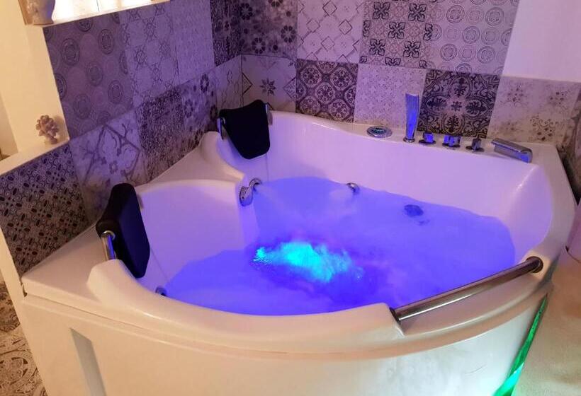 Suíte com Hidromassagem, B&b Triskèles