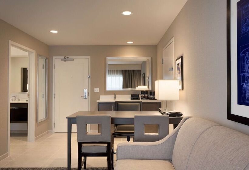 Люкс, Embassy Suites By Hilton Kansas City Olathe