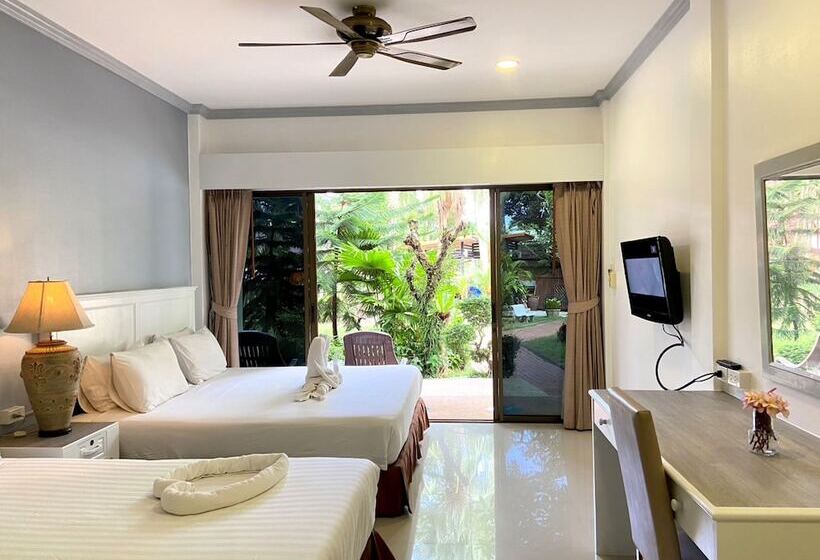 غرفة عائلية, Garden Home Kata