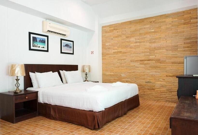 غرفة ديلوكس مطلة على حمام السباحة, Garden Home Kata