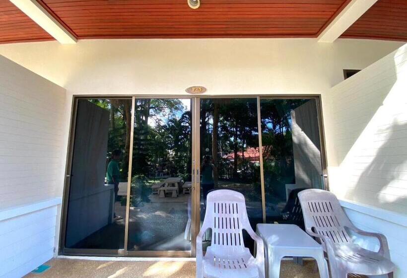 غرفة عائلية, Garden Home Kata