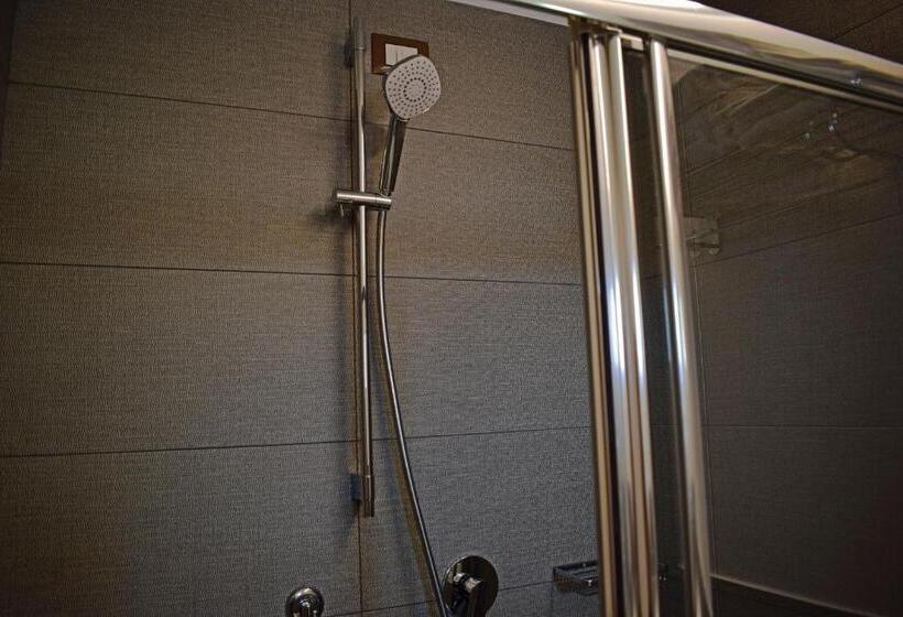 スタンダードルーム, Muccioli