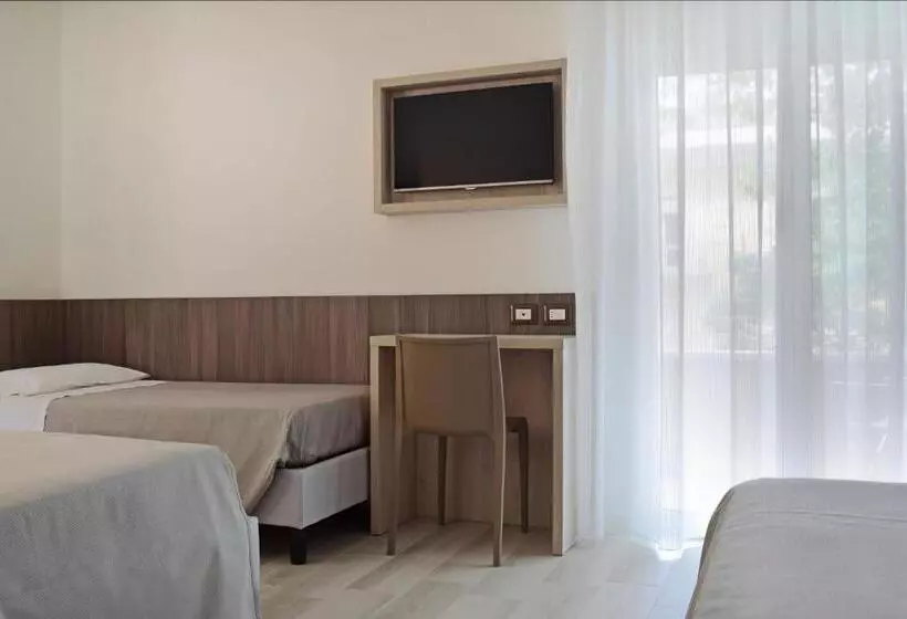 Economy Quadruple Room, Muccioli