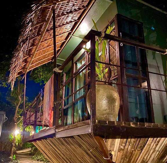 בקתה סופריור, Phi Phi Sea Sky Resort