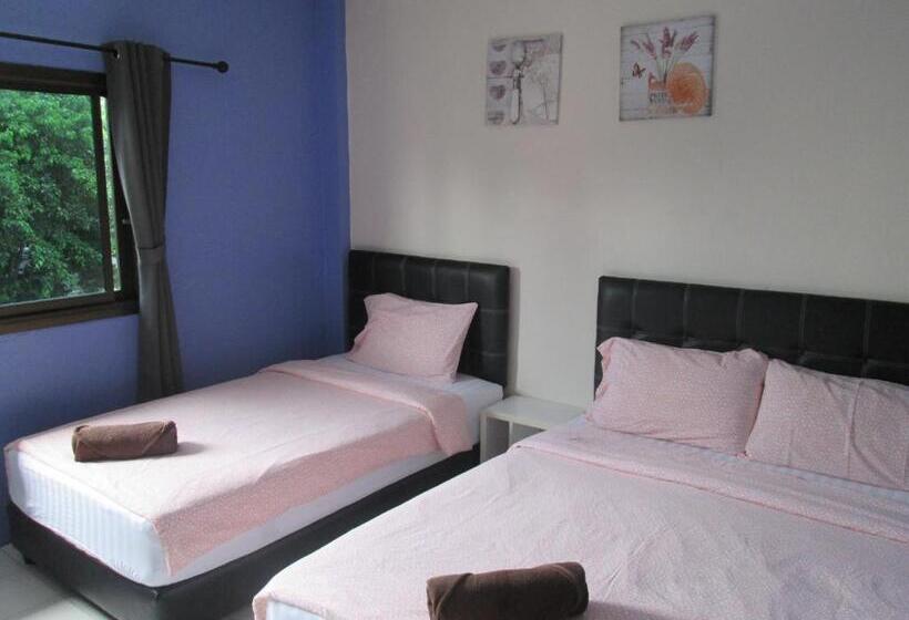 غرفة قياسية ثلاثية, Pineapple Guesthouse