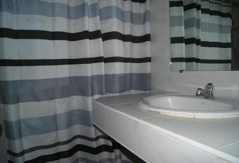 غرفة قياسية مزوَّدة بشُرفة, Pineapple Guesthouse