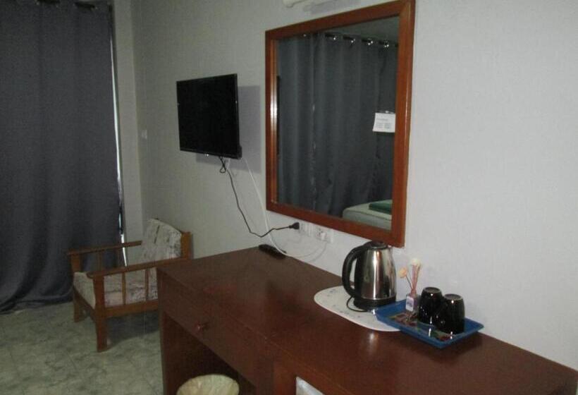 غرفة قياسية مزوَّدة بشُرفة, Pineapple Guesthouse