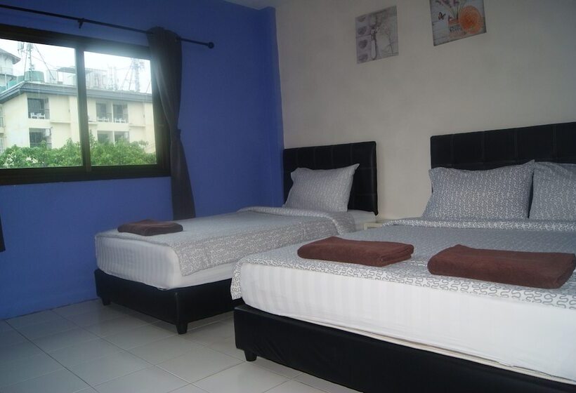 غرفة قياسية ثلاثية, Pineapple Guesthouse