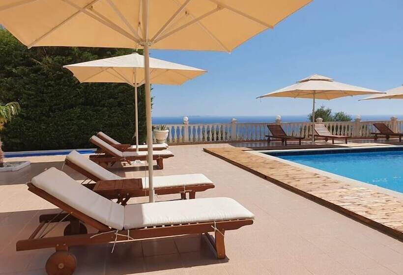 חדר משפחתי נוף לים, Relax Dhermi