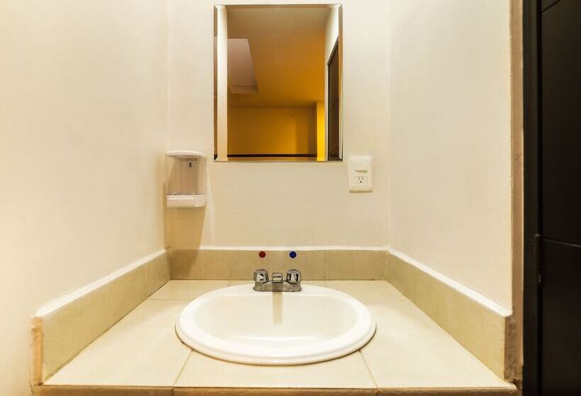 غرفة قياسية ثلاثية, Río Puebla Centro