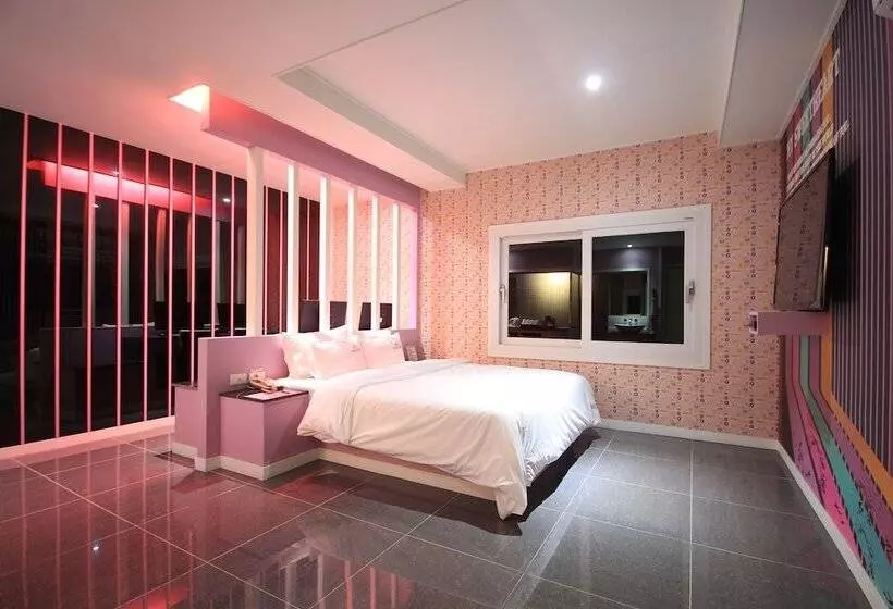 スーペリアールーム, Star Motel
