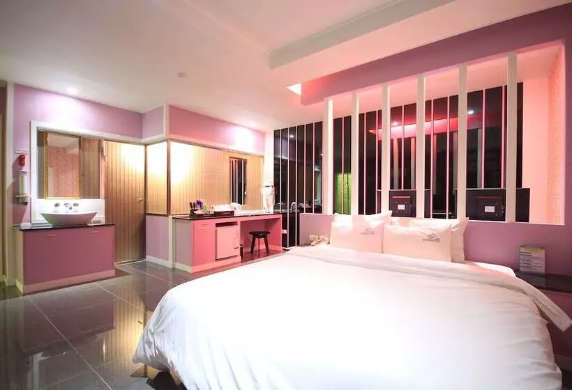 スーペリアールーム, Star Motel