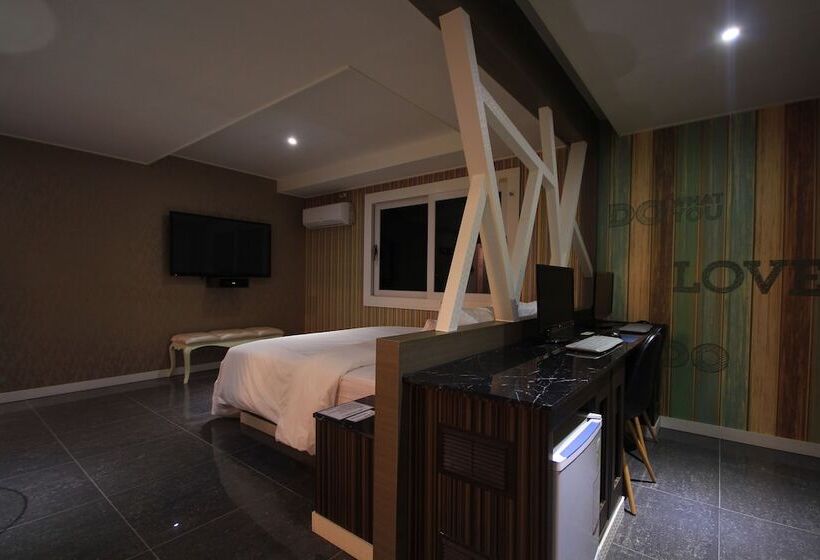 غرفة سوبيريور, Star Motel