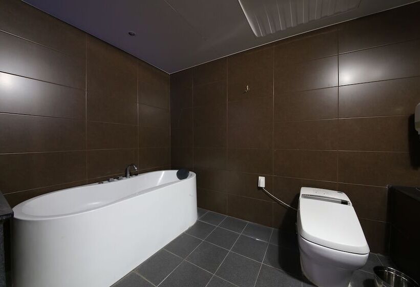 غرفة سوبيريور, Star Motel