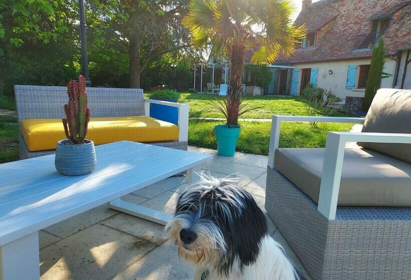 Номер Стандарт, En Pleine Campagne, Proche Du Mans Chambre D Hôtes