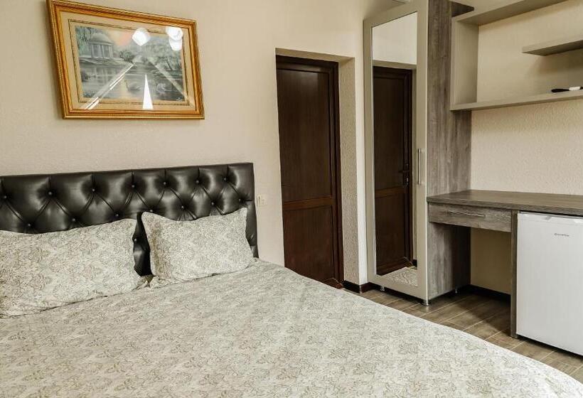 اتاق استاندارد با بالکن, Konus