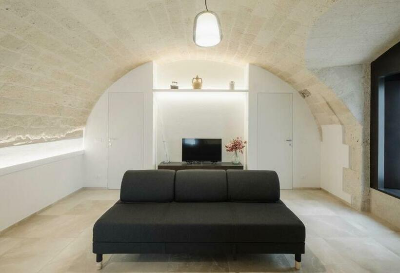 جناح عائلي, Clementia Guest House