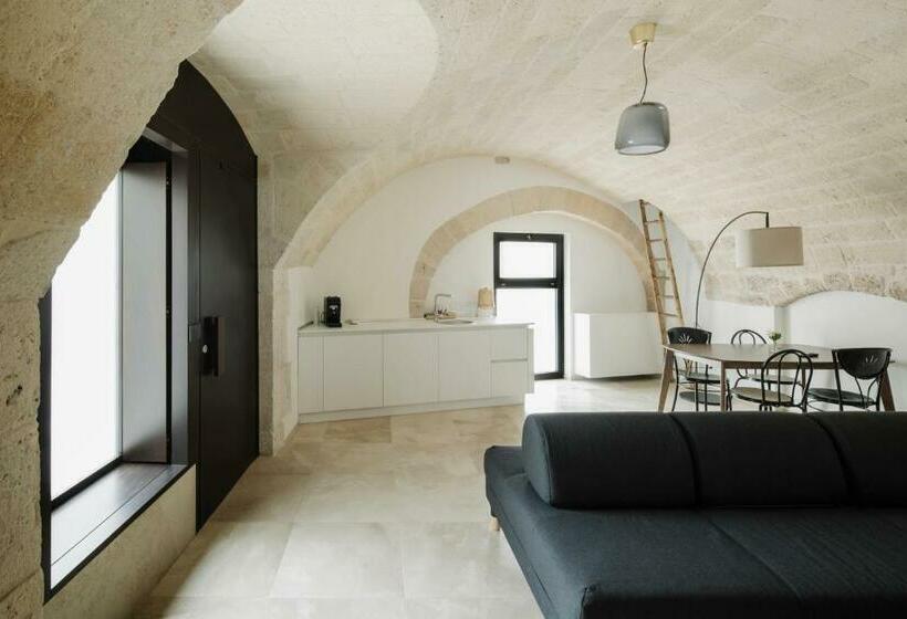 جناح عائلي, Clementia Guest House