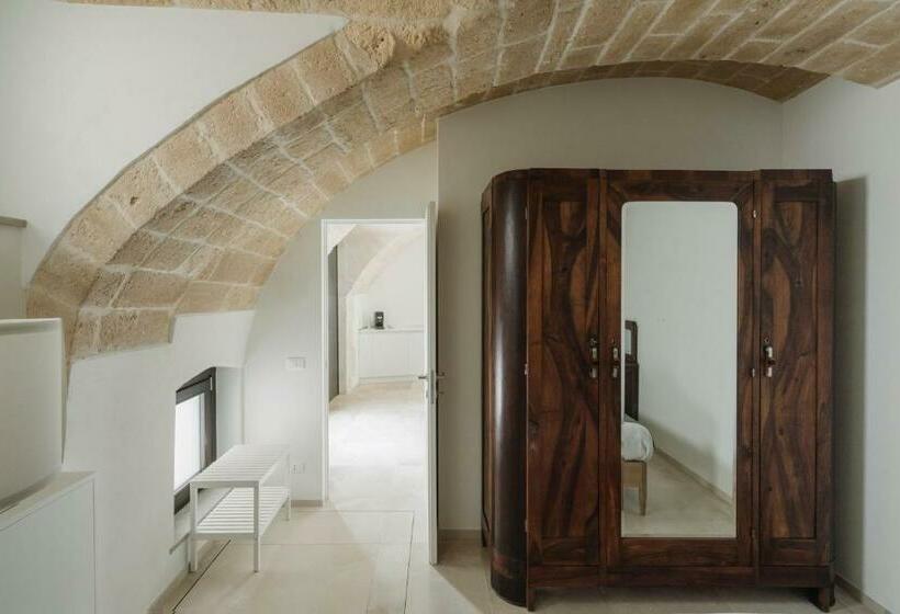 جناح عائلي, Clementia Guest House