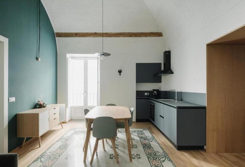 جناح عائلي, Clementia Guest House