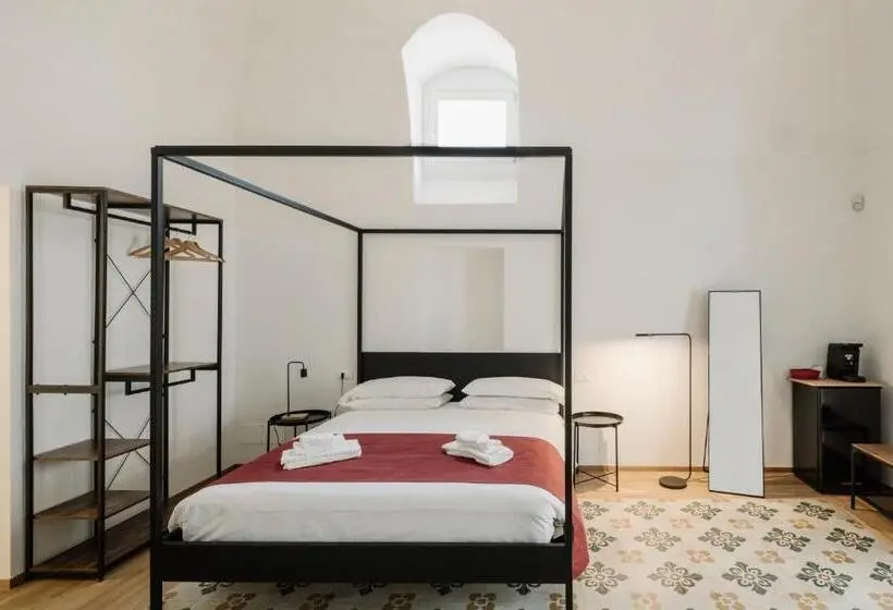 キングサイズベッドのデラックスルーム, Clementia Guest House