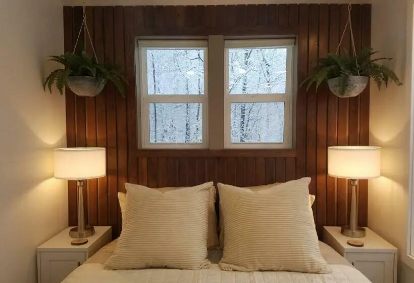 １ベッドルームハウス, Emerald Little Lodge
