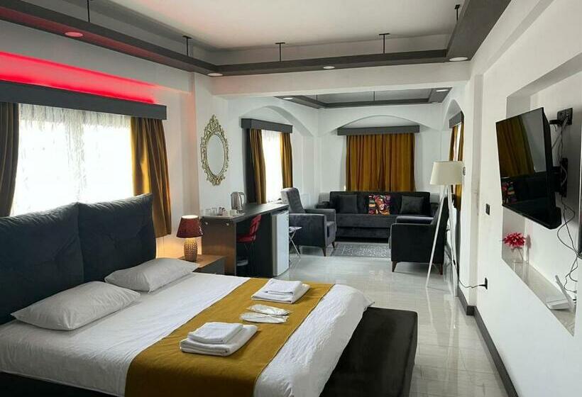 اتاق لوکس, Tiana Boutique