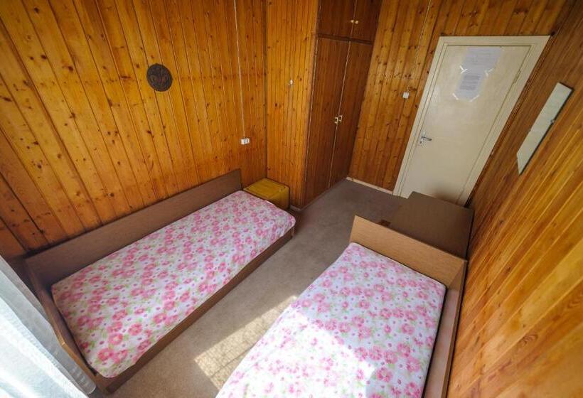 اتاق اکونومی, Nostalgija Pervalkoje