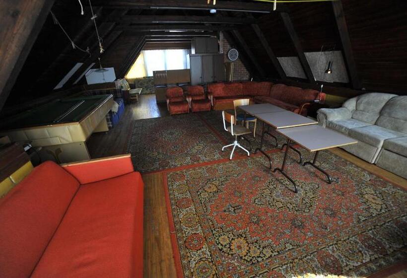 استودیو خانوادگی, Nostalgija Pervalkoje