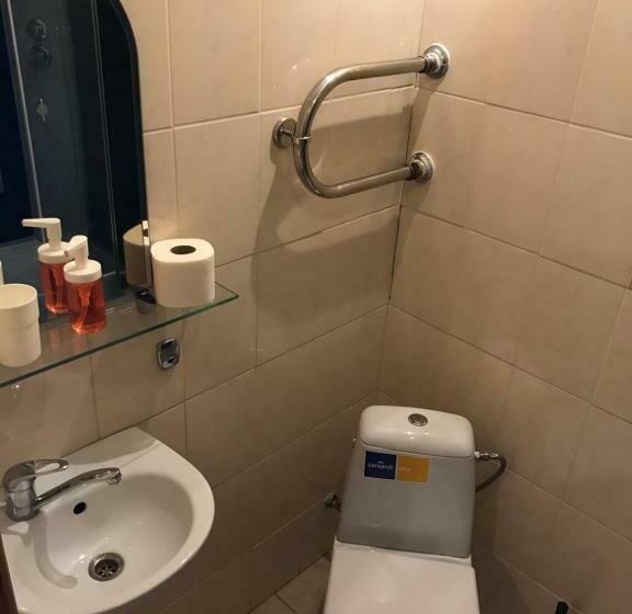 اتاق استاندارد سه نفره, Zakumuiza