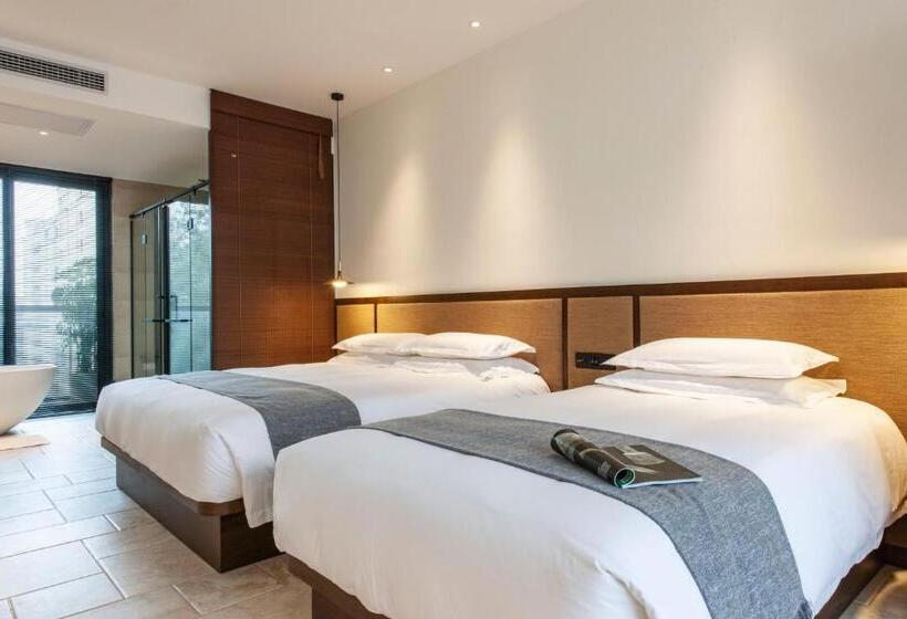 Quarto Familiar, Liangyun Ssaw Boutique