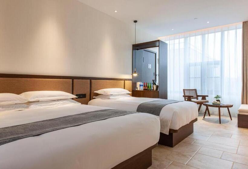 חדר משפחתי, Liangyun Ssaw Boutique