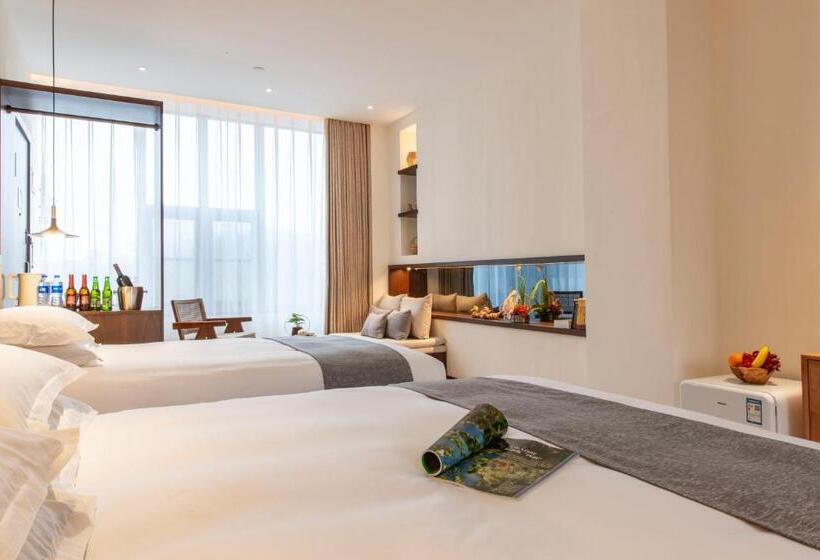 Quarto Familiar, Liangyun Ssaw Boutique