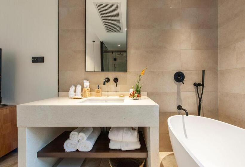 חדר משפחתי, Liangyun Ssaw Boutique