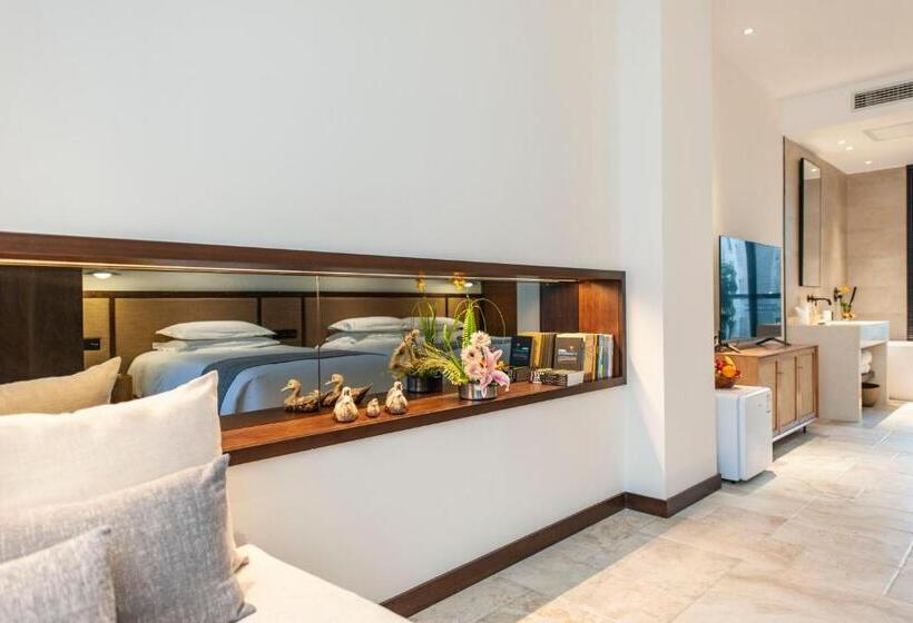 Quarto Familiar, Liangyun Ssaw Boutique