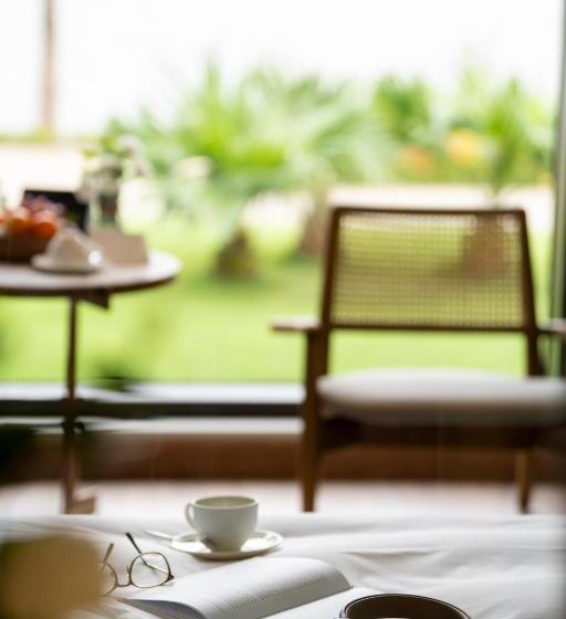 اتاق استاندارد با چشمانداز دریاچه, The Five Villas & Resort Ninh Binh