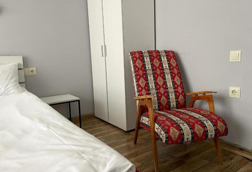 اتاق استاندارد, Rezohut