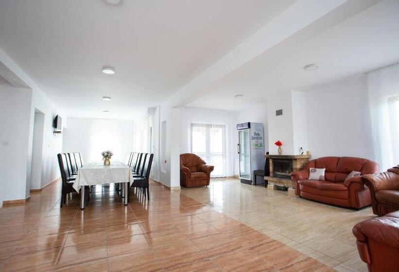 Дом 4 Спальни, Casa Poienita Apusenilor