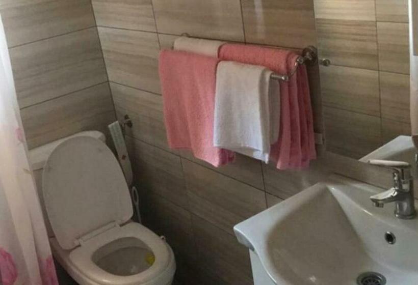 آپارتمان 2 خوابه, Restoran Sa Sobama Za Iznajmljivanje Mali Raj